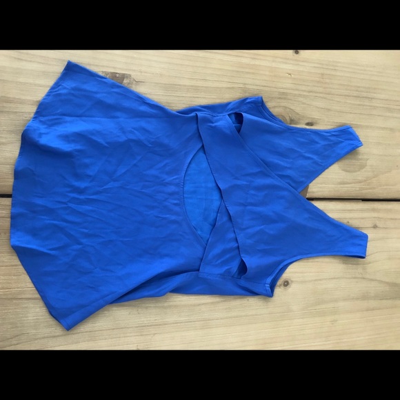 Top - Picture 2 of 2